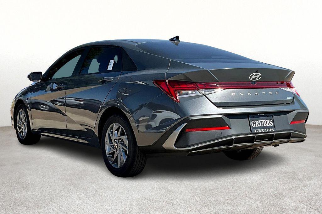 new 2025 Hyundai ELANTRA HEV car, priced at $25,776