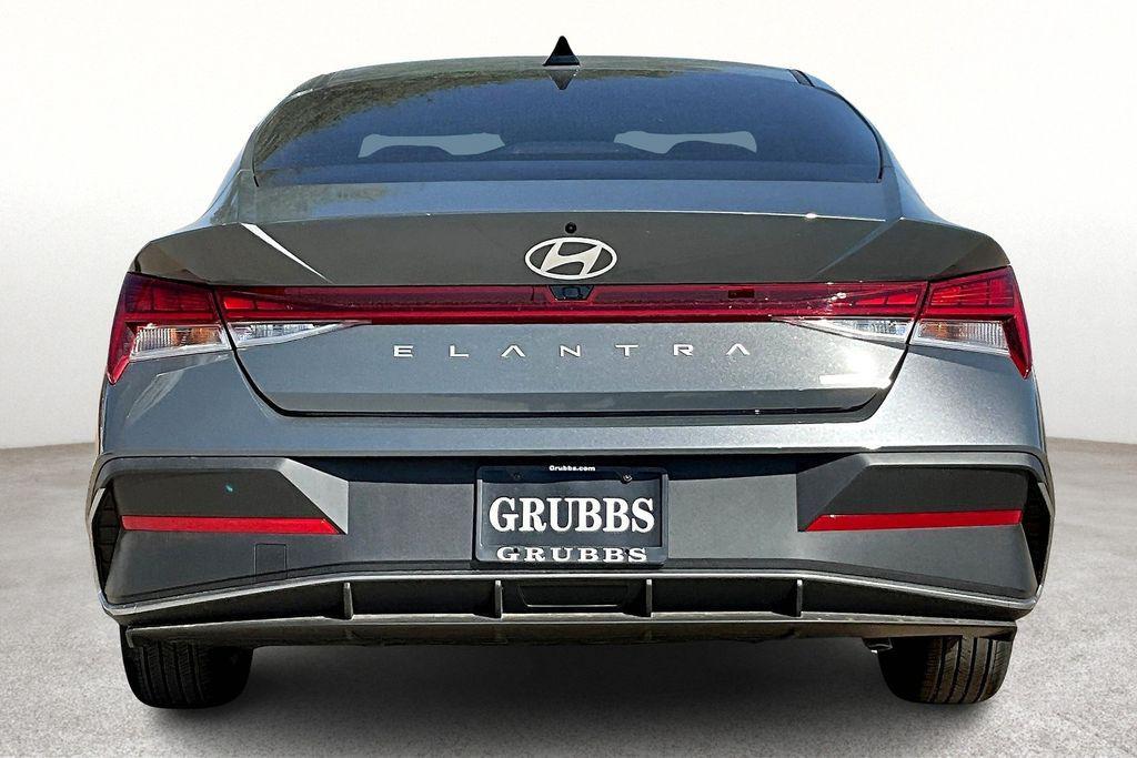 new 2025 Hyundai ELANTRA HEV car, priced at $25,776