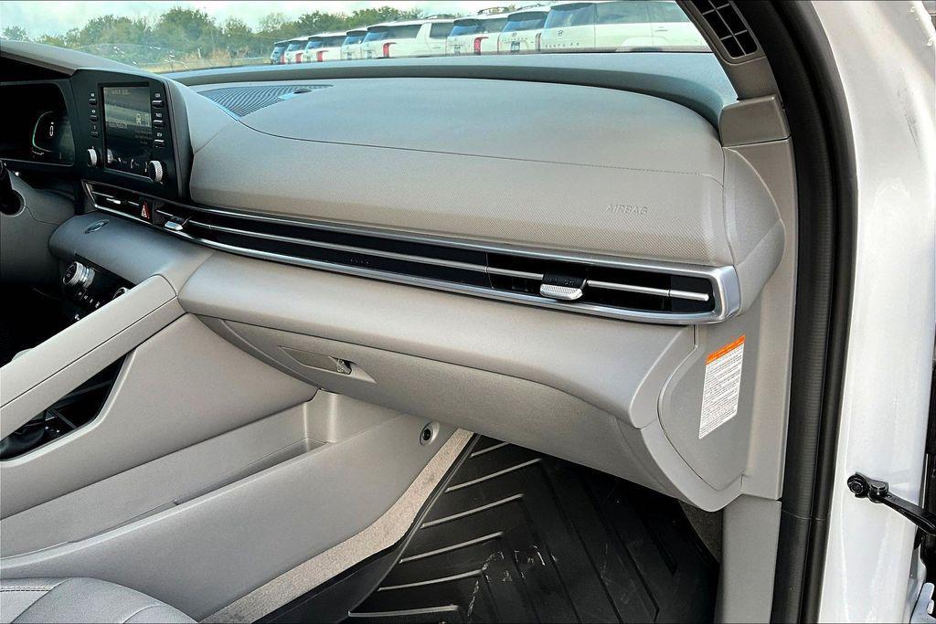 new 2025 Hyundai ELANTRA HEV car, priced at $26,256