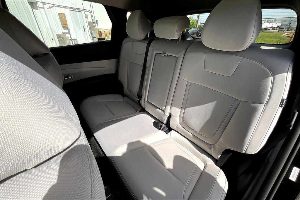 used 2025 Hyundai TUCSON Hybrid car, priced at $34,471