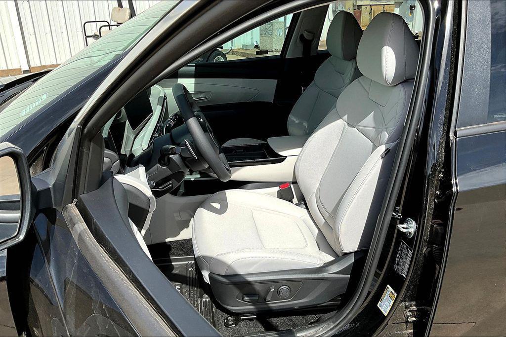 used 2025 Hyundai TUCSON Hybrid car, priced at $34,471