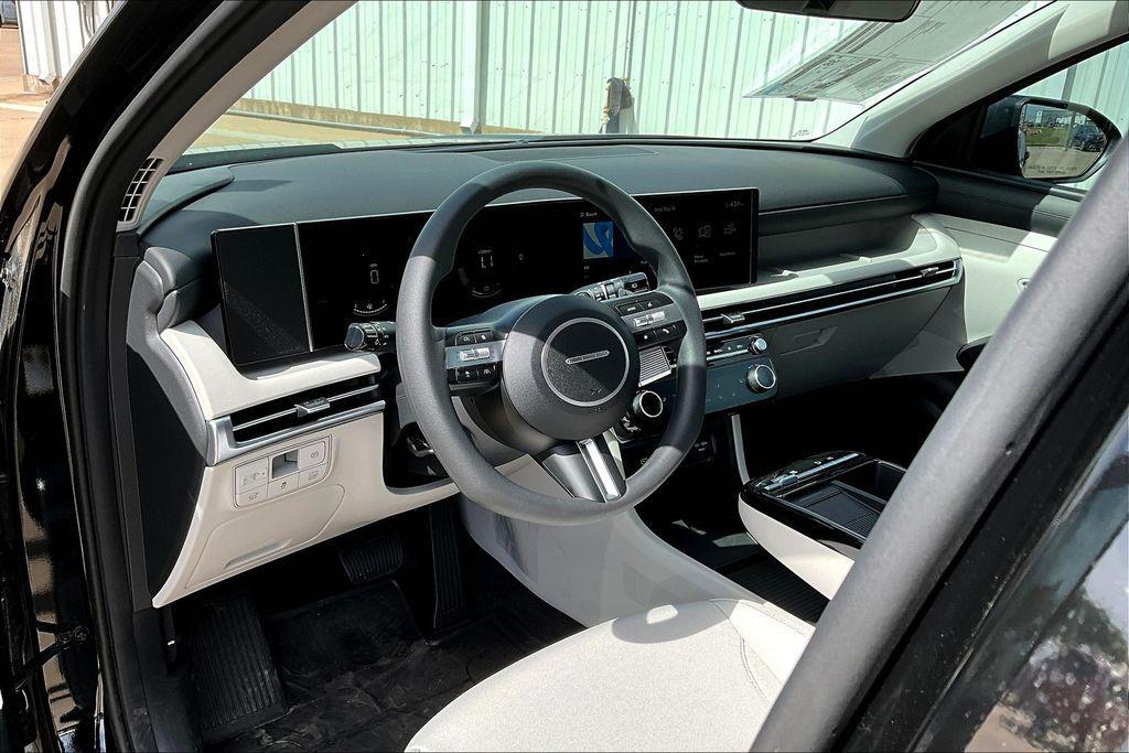 used 2025 Hyundai TUCSON Hybrid car, priced at $34,471