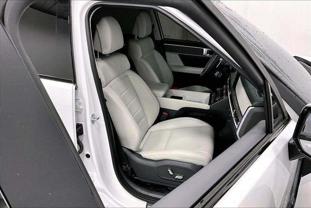 used 2025 Hyundai Santa Fe car, priced at $41,000