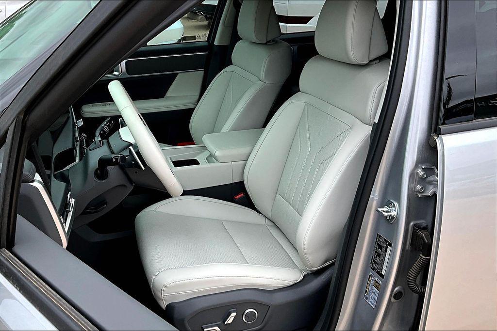 used 2025 Hyundai Santa Fe car, priced at $37,243