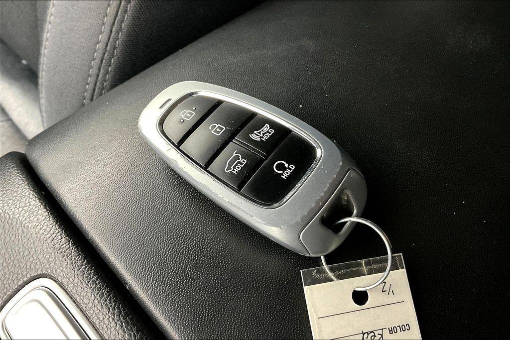 used 2023 Hyundai Santa Fe car, priced at $21,000