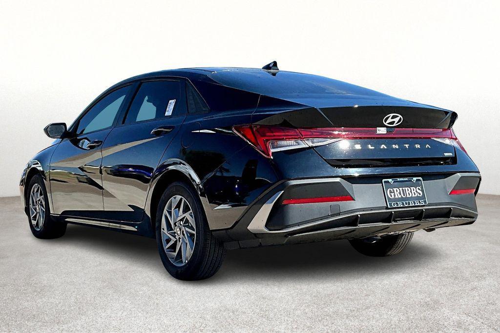new 2025 Hyundai ELANTRA HEV car, priced at $20,519
