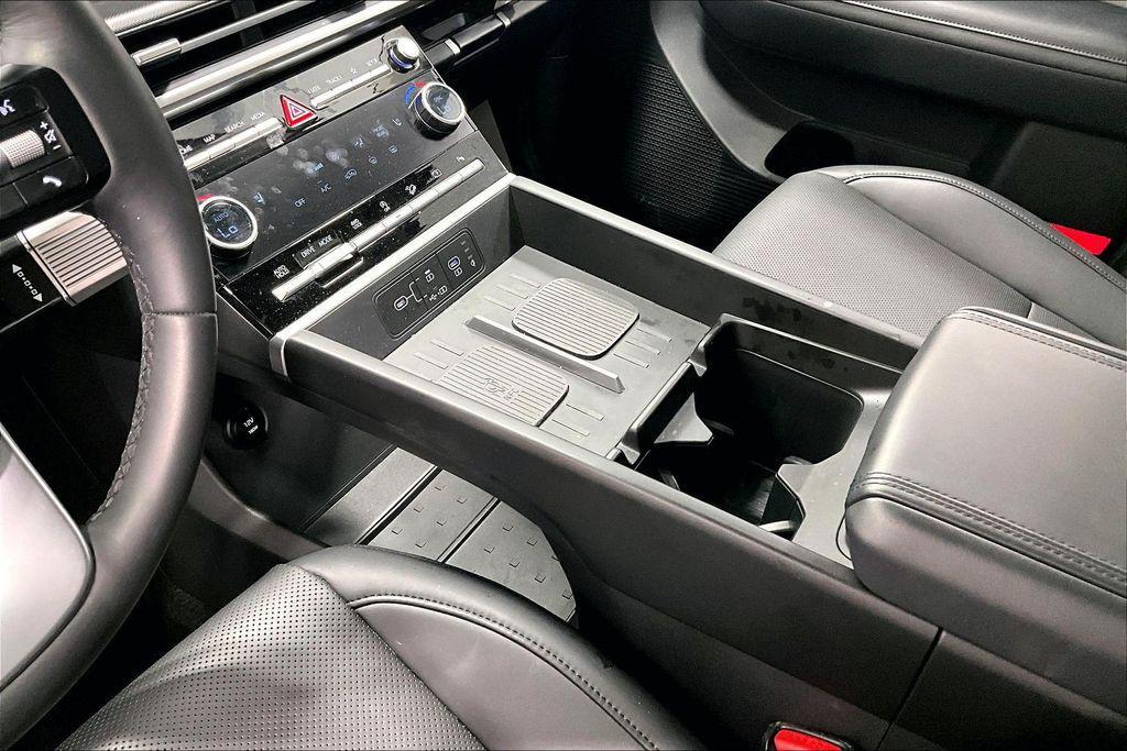 used 2025 Hyundai Santa Fe car, priced at $35,000