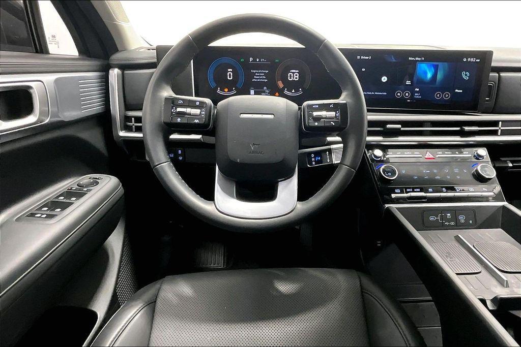 used 2025 Hyundai Santa Fe car, priced at $35,000