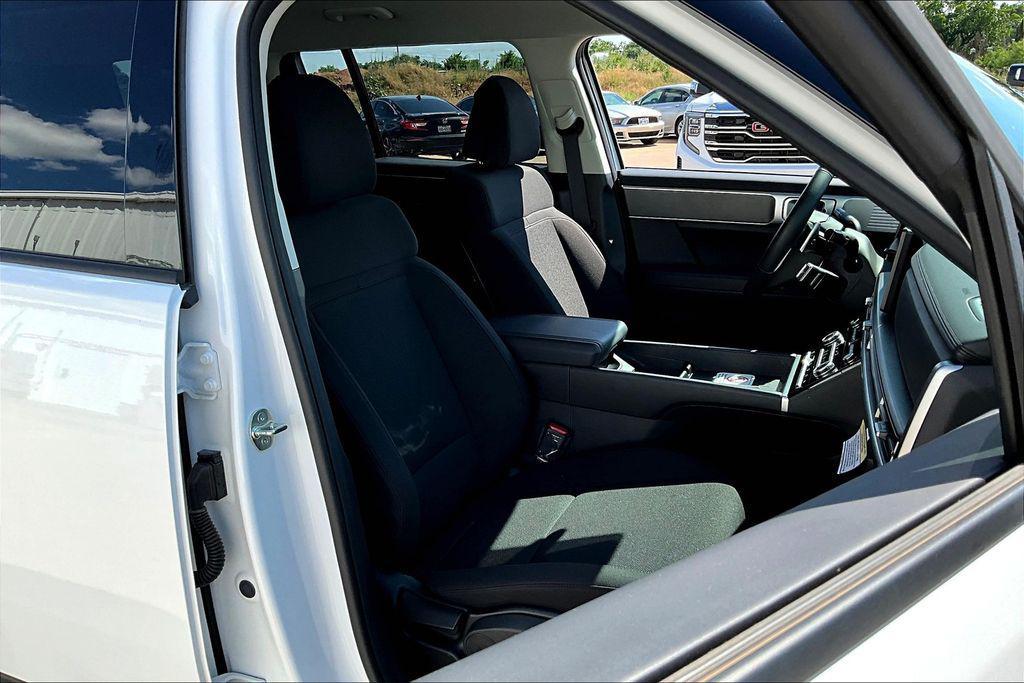 used 2025 Hyundai Santa Fe car, priced at $29,000