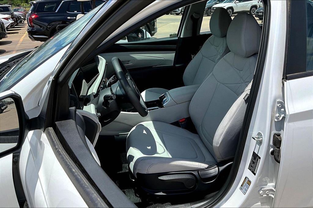 new 2025 Hyundai Tucson car, priced at $27,865