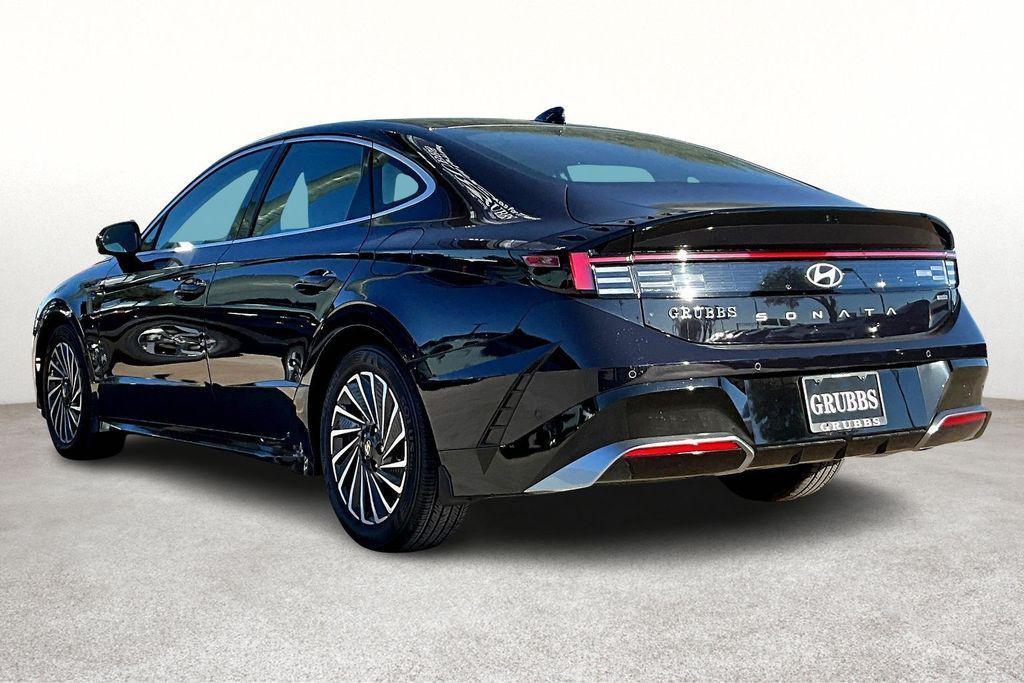 new 2025 Hyundai Sonata Hybrid car, priced at $38,491