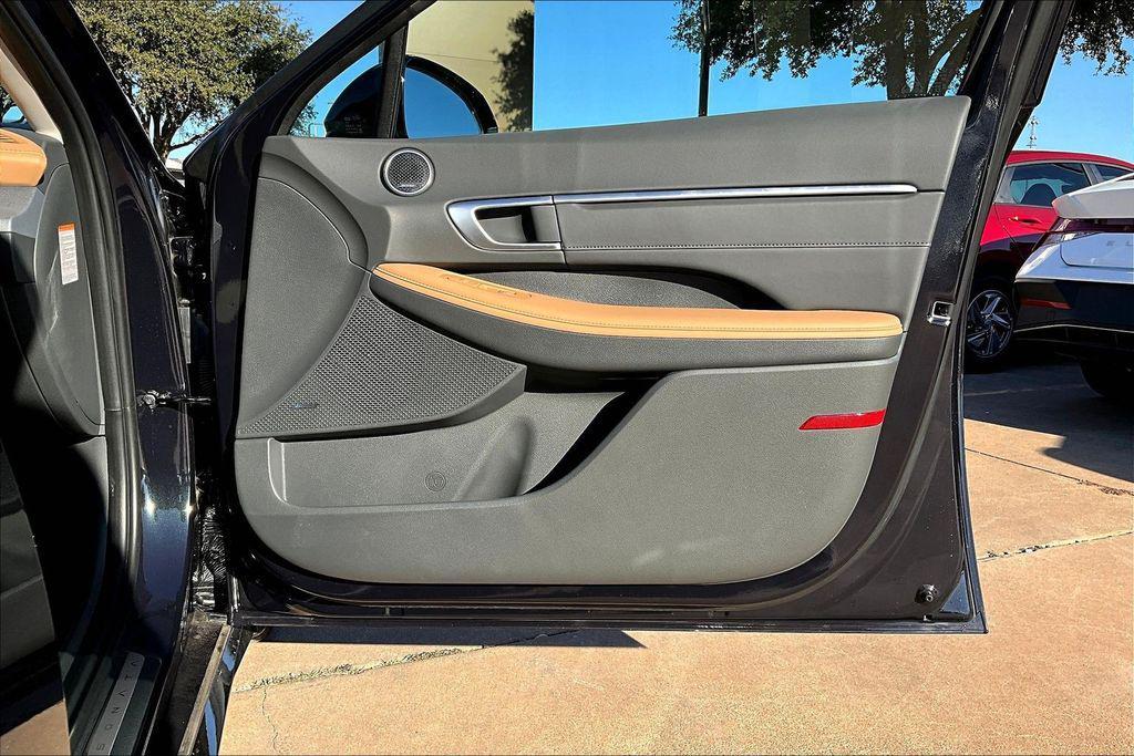 new 2025 Hyundai Sonata Hybrid car, priced at $38,491