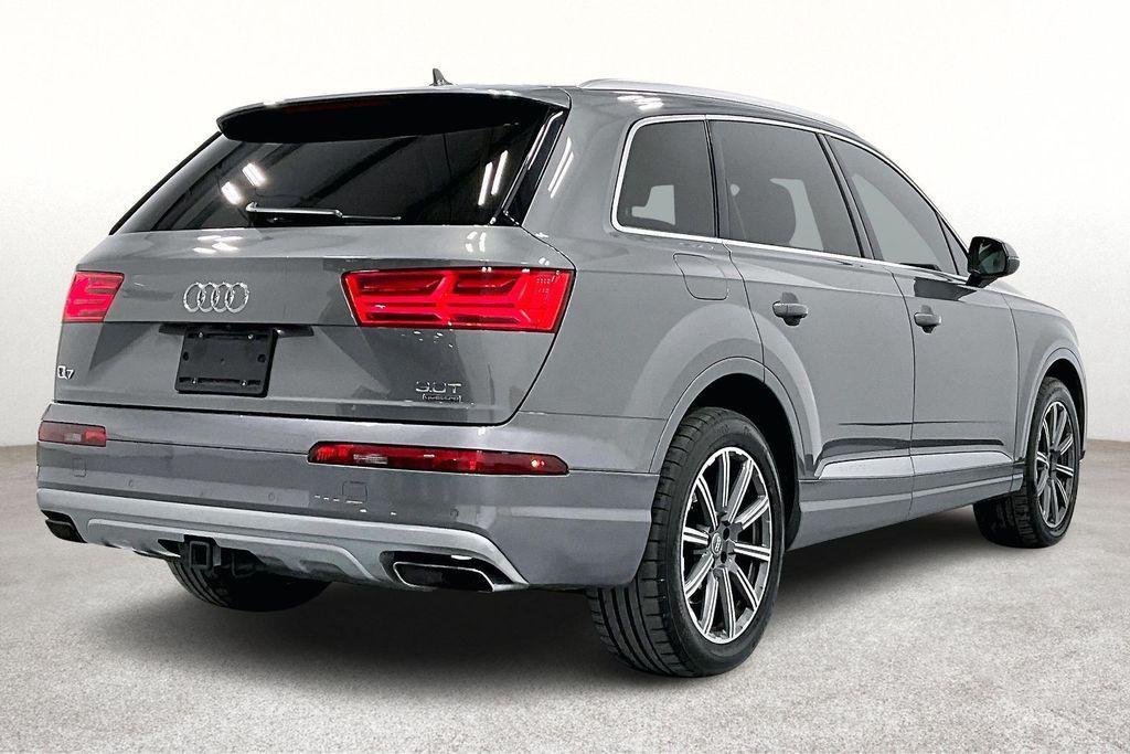 used 2018 Audi Q7 car, priced at $15,000