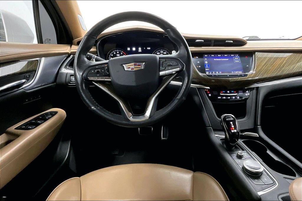 used 2020 Cadillac XT6 car, priced at $23,000
