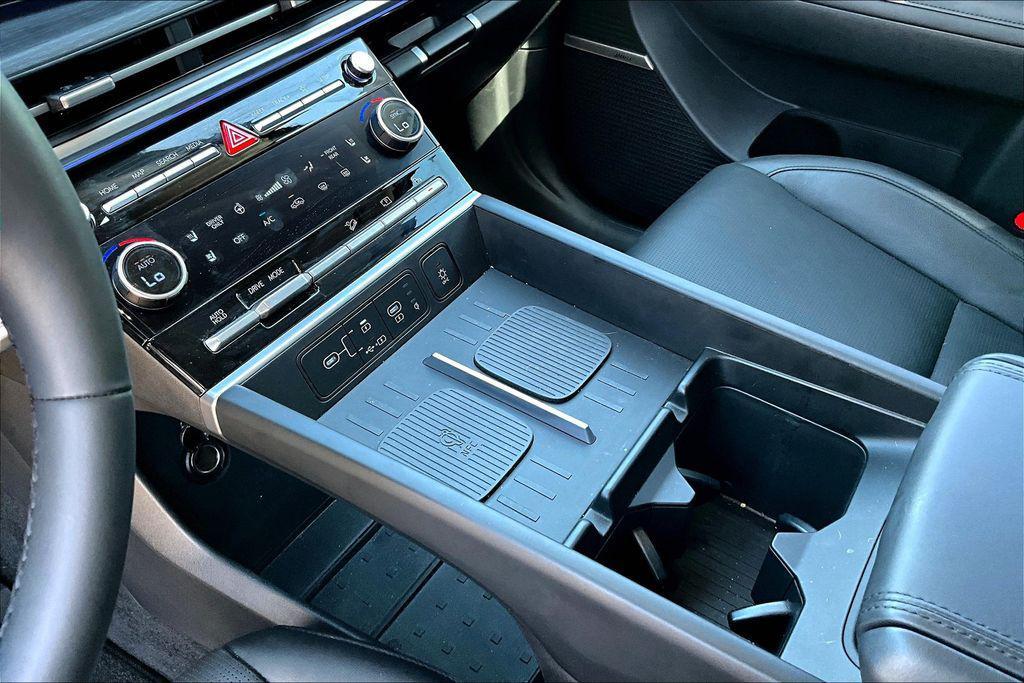 used 2025 Hyundai Santa Fe car, priced at $37,000