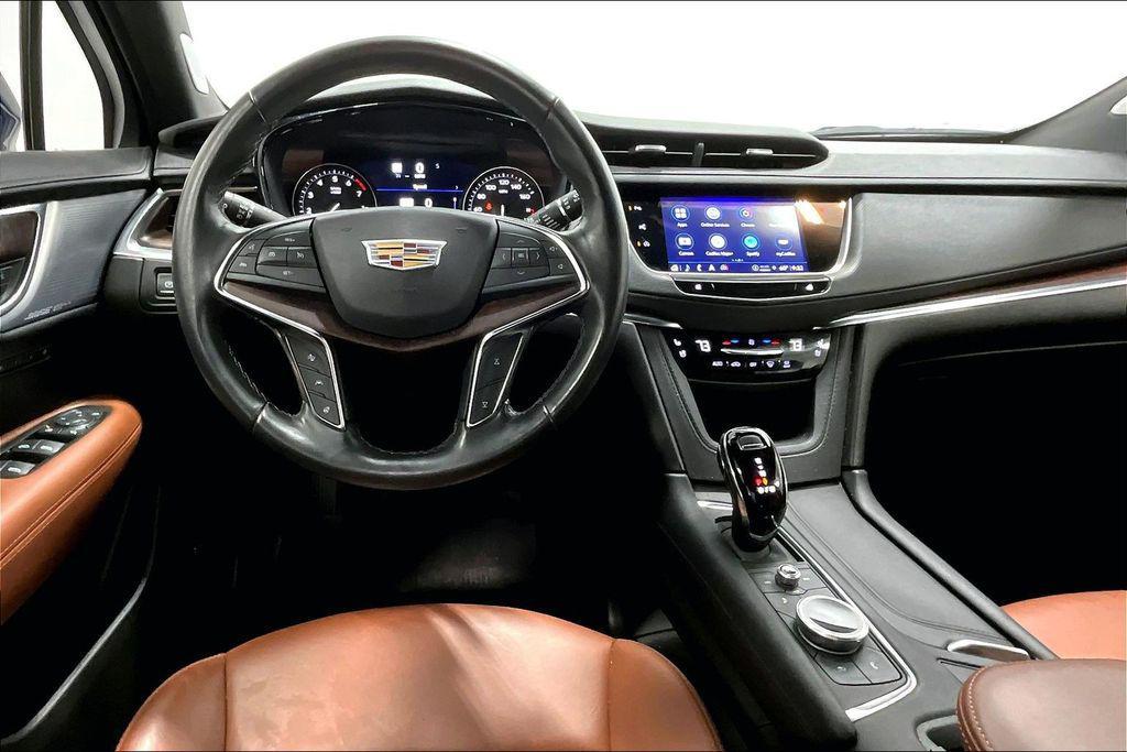 used 2023 Cadillac XT5 car, priced at $33,000