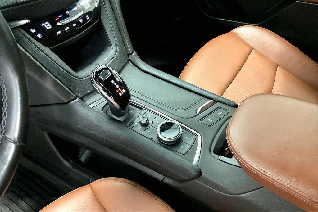 used 2023 Cadillac XT5 car, priced at $33,000