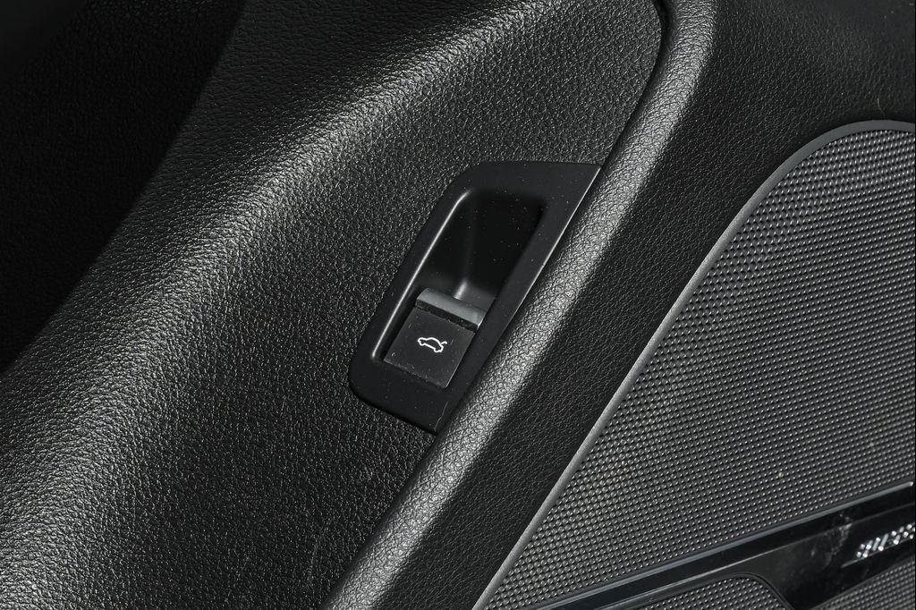 Audi Q7 view 43