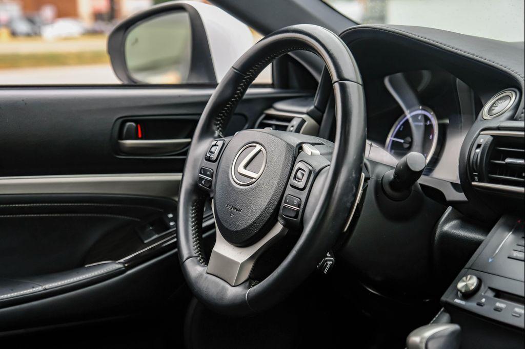 Lexus RC view 12