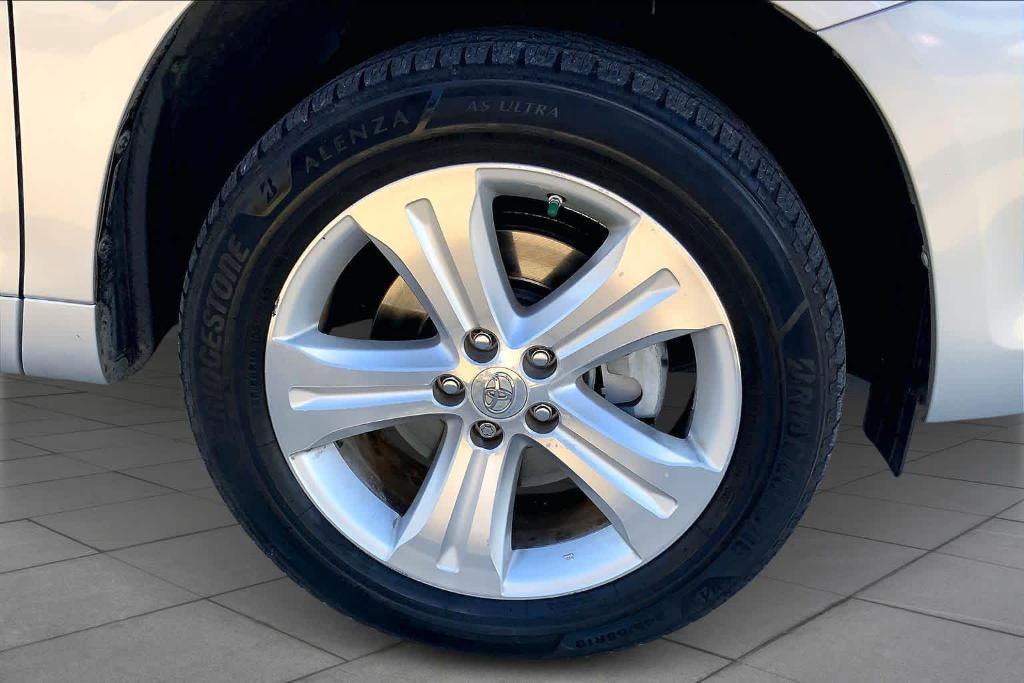 used 2010 Toyota Highlander car, priced at $8,872