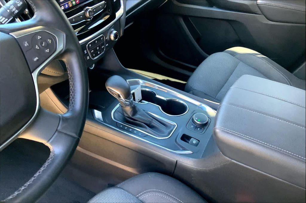 used 2023 Chevrolet Traverse car, priced at $24,922