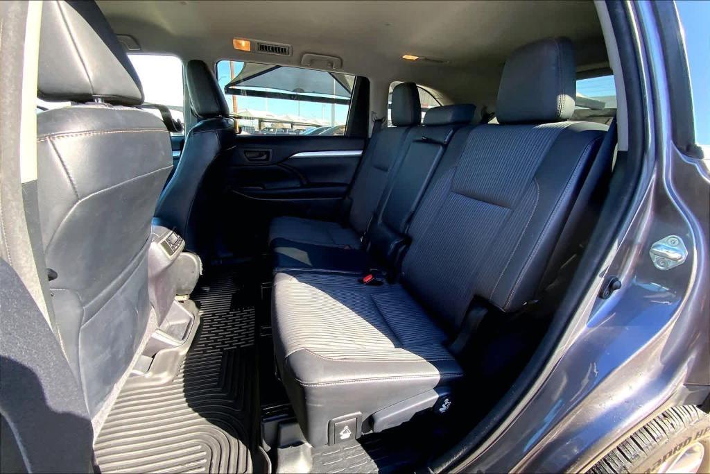used 2016 Toyota Highlander car, priced at $11,778