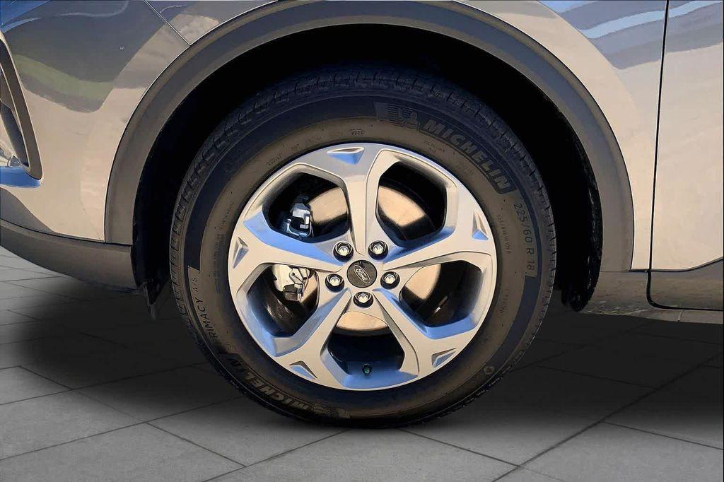 used 2025 Ford Escape car, priced at $25,148