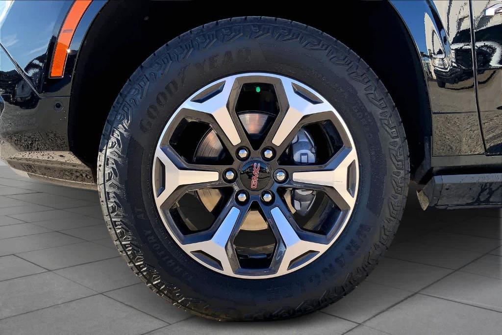 used 2025 GMC Yukon car, priced at $93,985