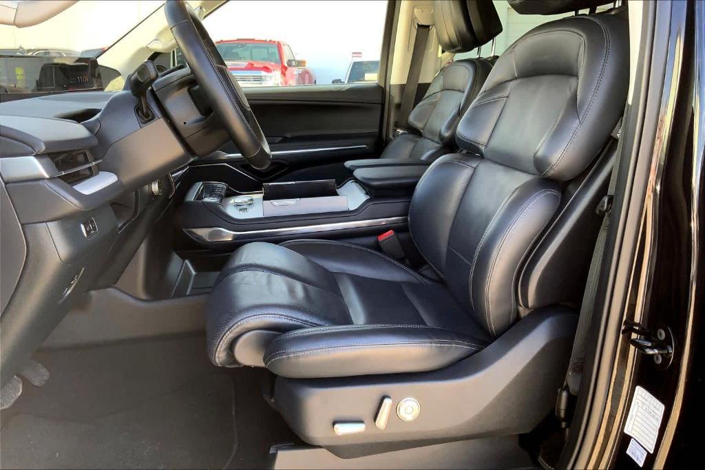 used 2025 Lincoln Navigator car, priced at $87,776