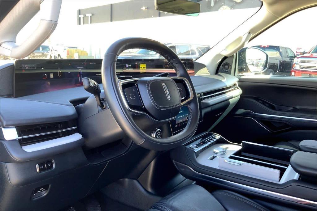 used 2025 Lincoln Navigator car, priced at $87,776
