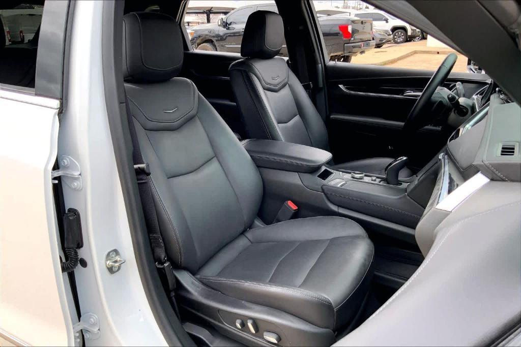 used 2025 Cadillac XT5 car, priced at $42,665