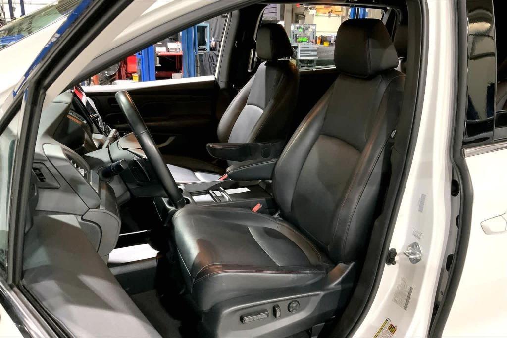 used 2024 Honda Odyssey car, priced at $35,412