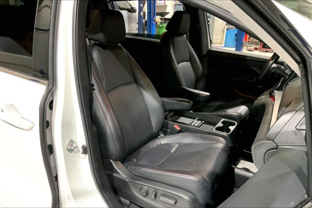 used 2024 Honda Odyssey car, priced at $35,412