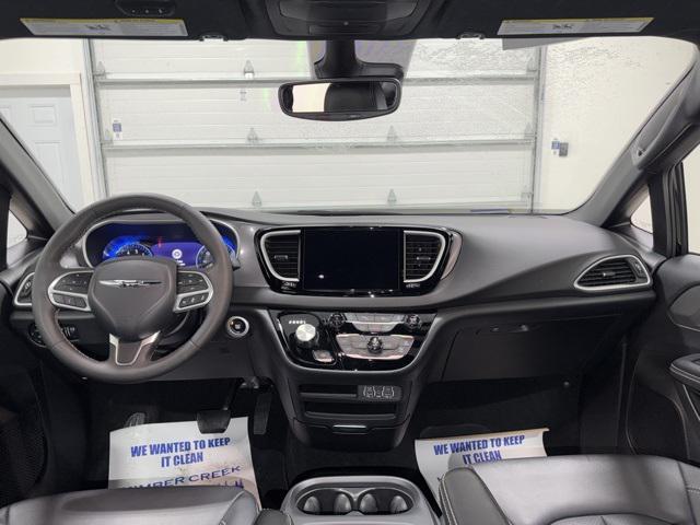 used 2025 Chrysler Pacifica car, priced at $30,772