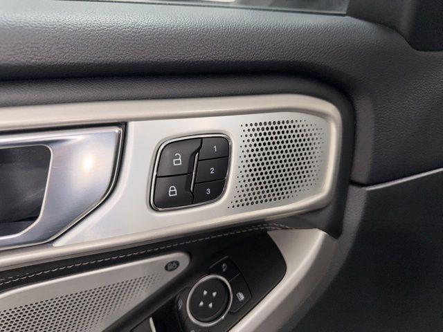 used 2024 Ford Explorer car, priced at $37,995