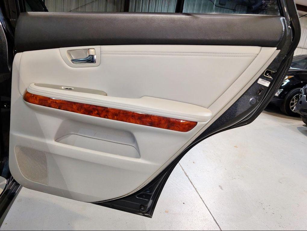 Lexus RX view 25