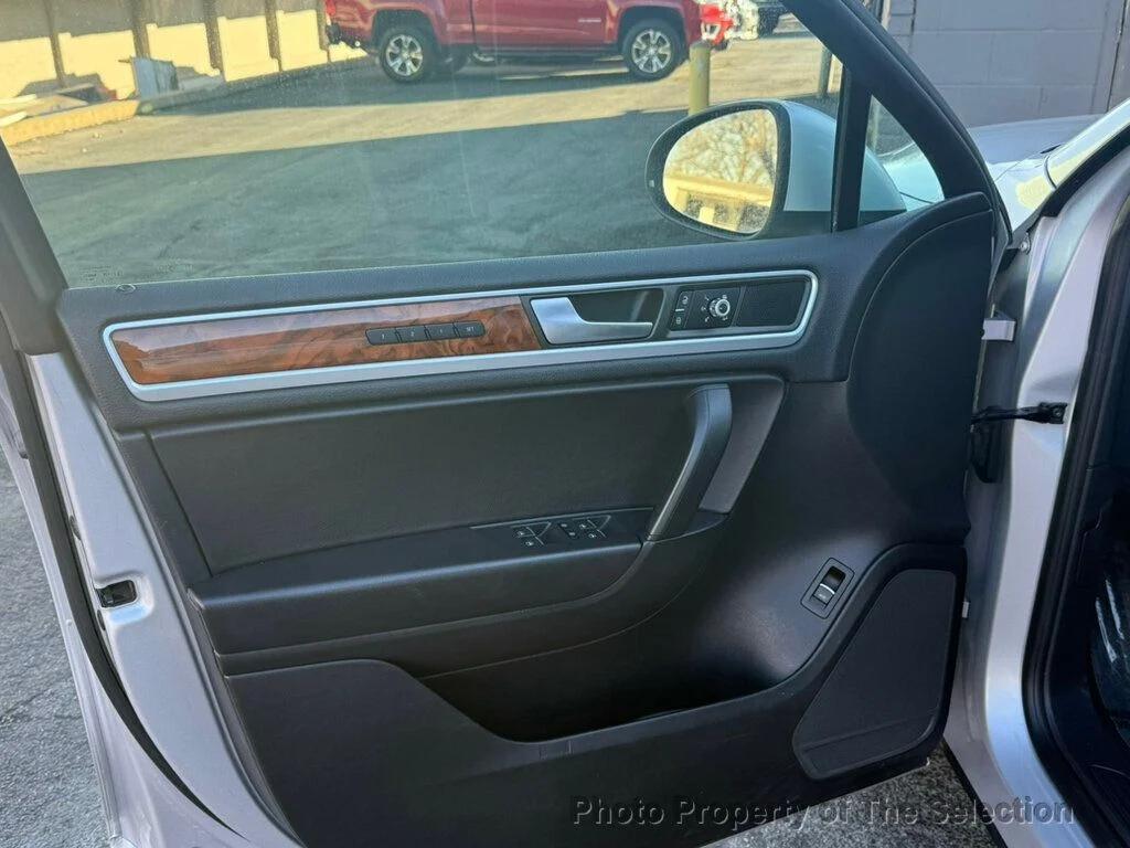 used 2014 Volkswagen Touareg car, priced at $11,900