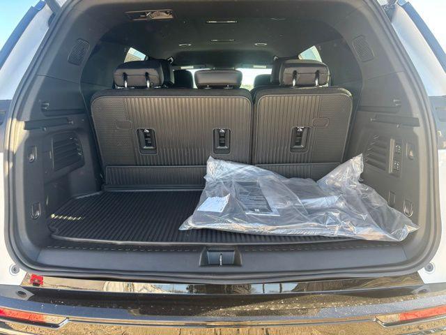 new 2026 Chevrolet Traverse car, priced at $61,555