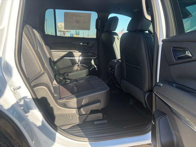 new 2026 Chevrolet Traverse car, priced at $61,555