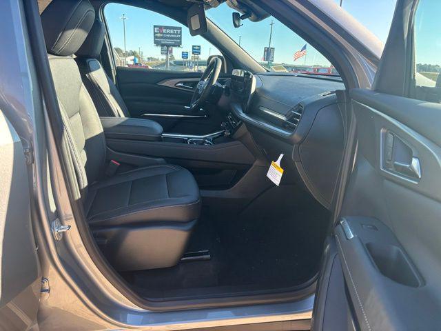 new 2026 Chevrolet Traverse car, priced at $46,445