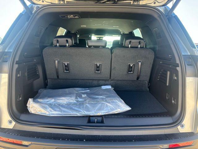 new 2026 Chevrolet Traverse car, priced at $46,445