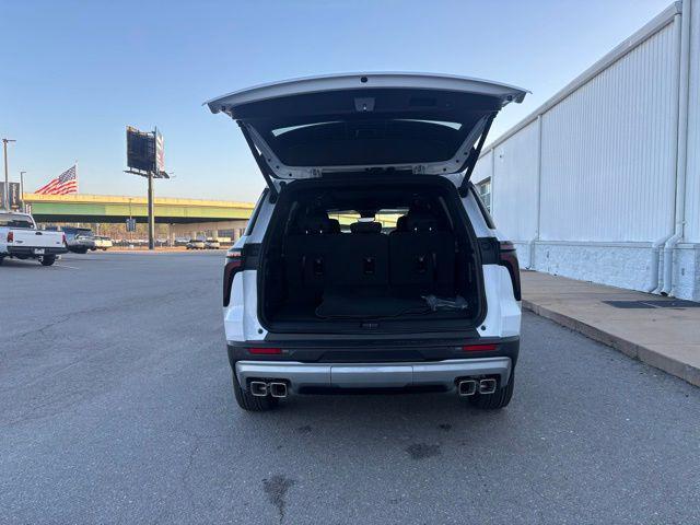 new 2026 Chevrolet Traverse car, priced at $46,560