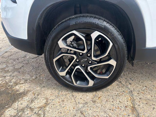 used 2025 Chevrolet Trax car, priced at $23,639