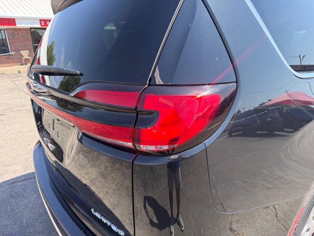 used 2023 Chrysler Pacifica car, priced at $24,397