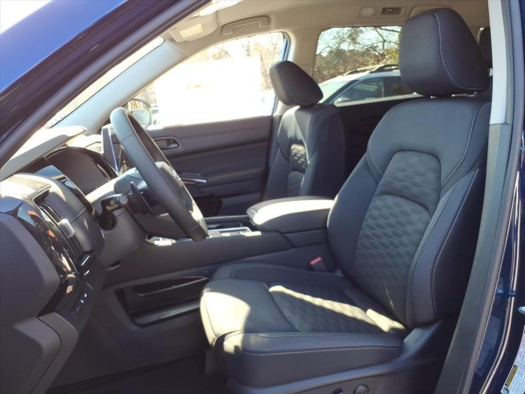 new 2026 Nissan Pathfinder car, priced at $40,260