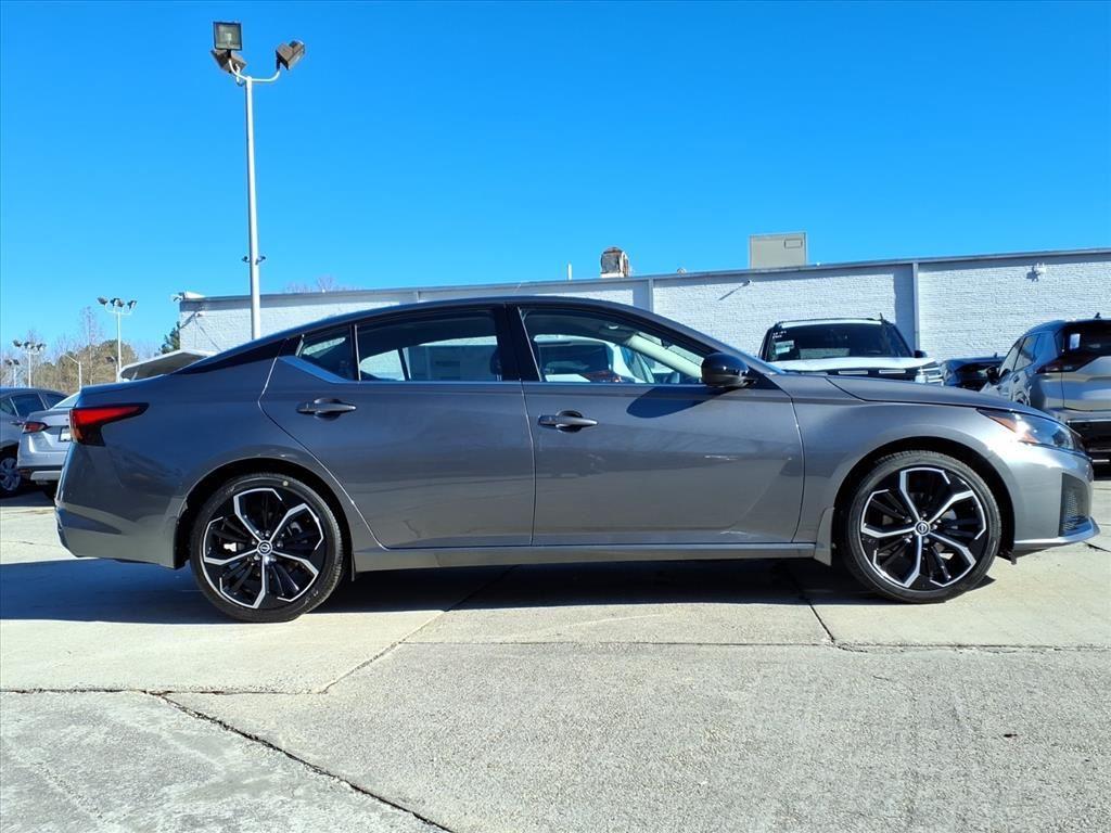 new 2025 Nissan Altima car, priced at $28,309