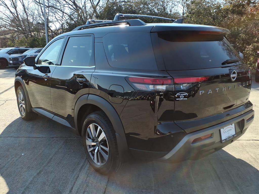 new 2026 Nissan Pathfinder car, priced at $40,724