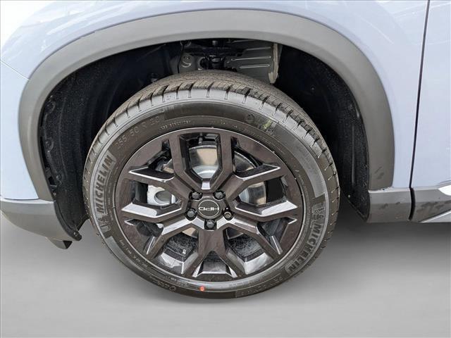 new 2025 Honda Pilot car, priced at $51,650