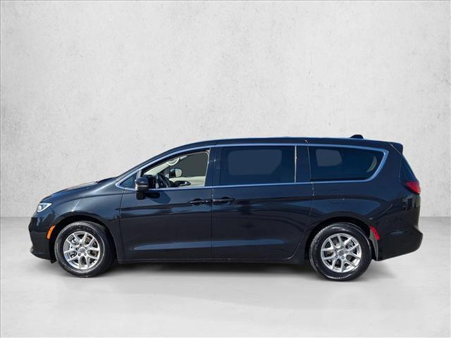 used 2023 Chrysler Pacifica car, priced at $23,091