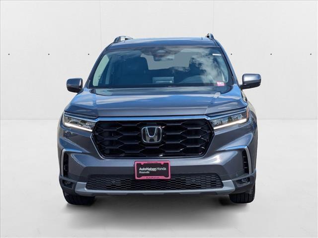 new 2025 Honda Pilot car, priced at $47,194